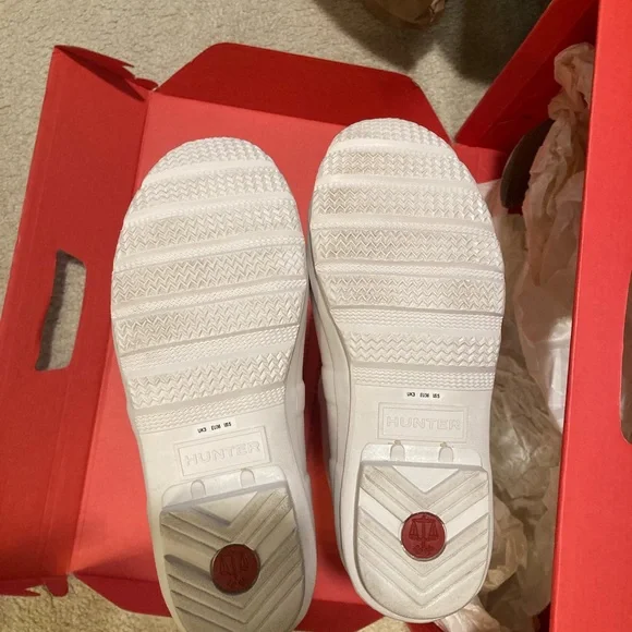 HUNTER WOMENS ORIGINAL TALL EXAGGERATED BUCKLE BOOTS WHITE WILLOW - Picture 6 of 6